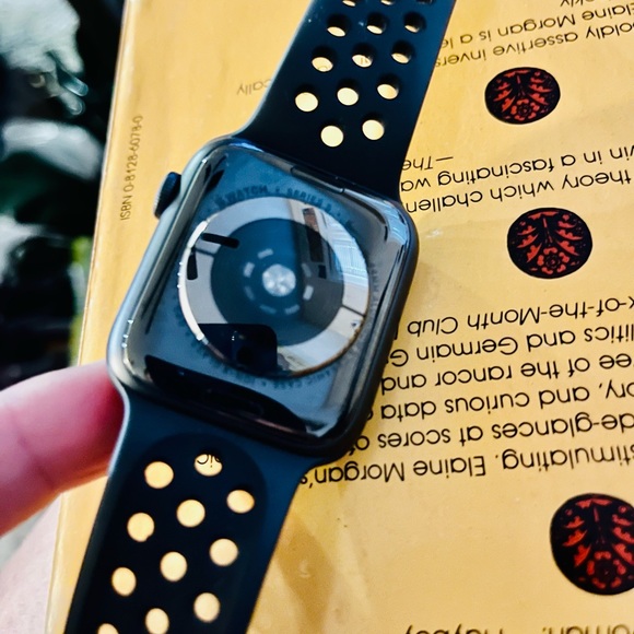 Apple Watch Nike Series 5 GPS + Cell., 44mmAlumCase Anthracite/Blk NikeSportBand - Picture 2 of 3